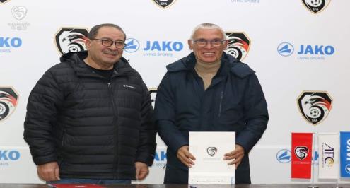 رسمياً.. الاتحاد السوري يعلن تمديد عقد هيكتور كوبر حتى 2026